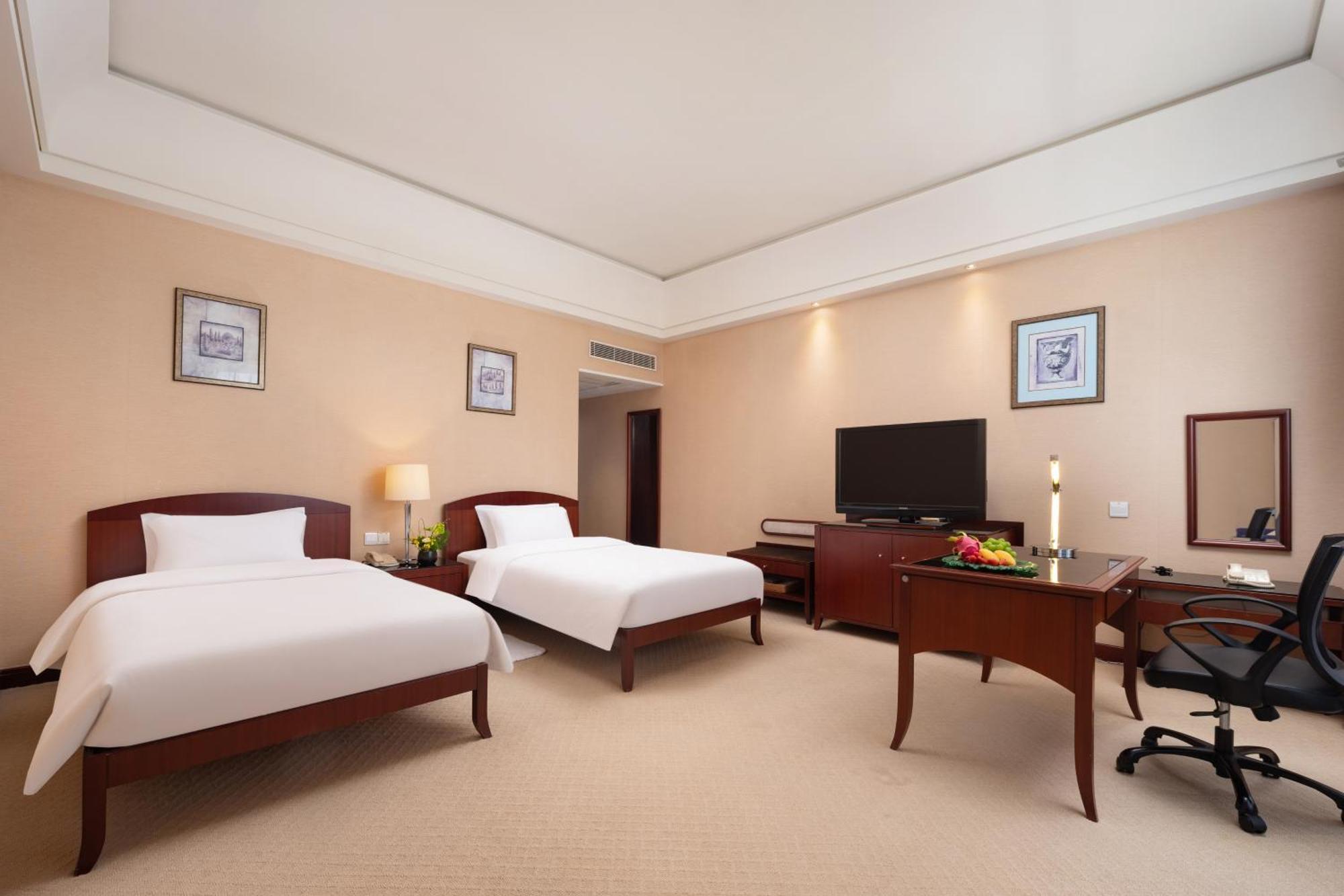 Parklane Hotel Changan Донгуан Екстериор снимка