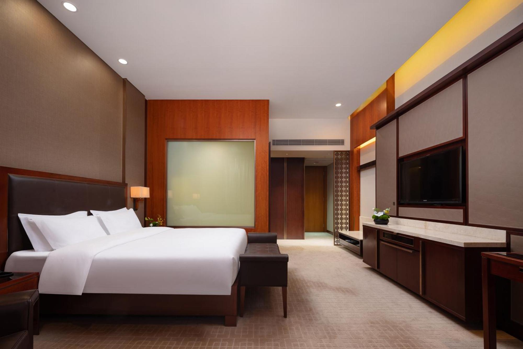 Parklane Hotel Changan Донгуан Екстериор снимка